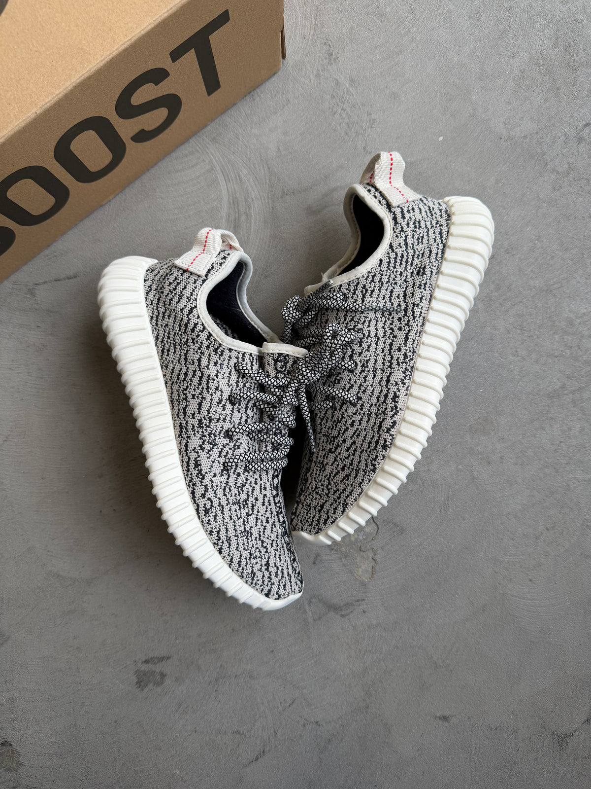 Yeezy 350 Turtle Dove Sz. 6.5