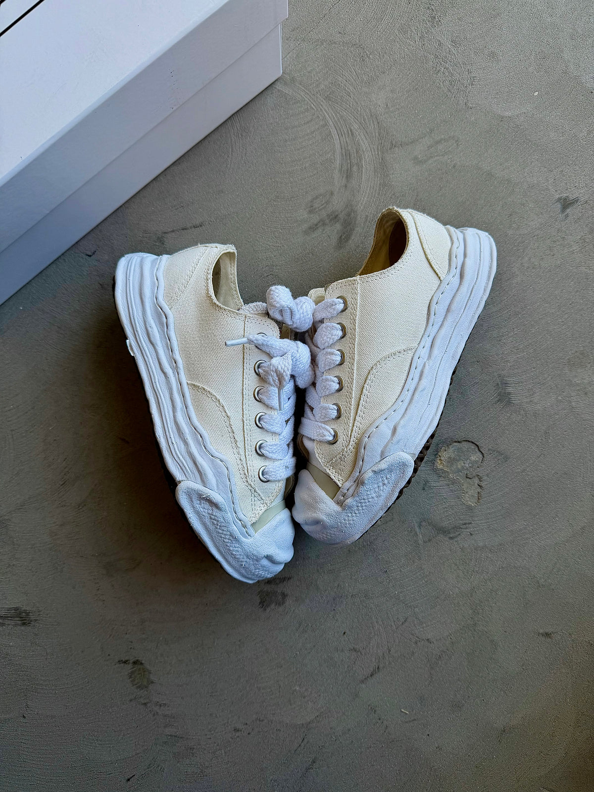 Maison Mihara Peterson White Sz. 37