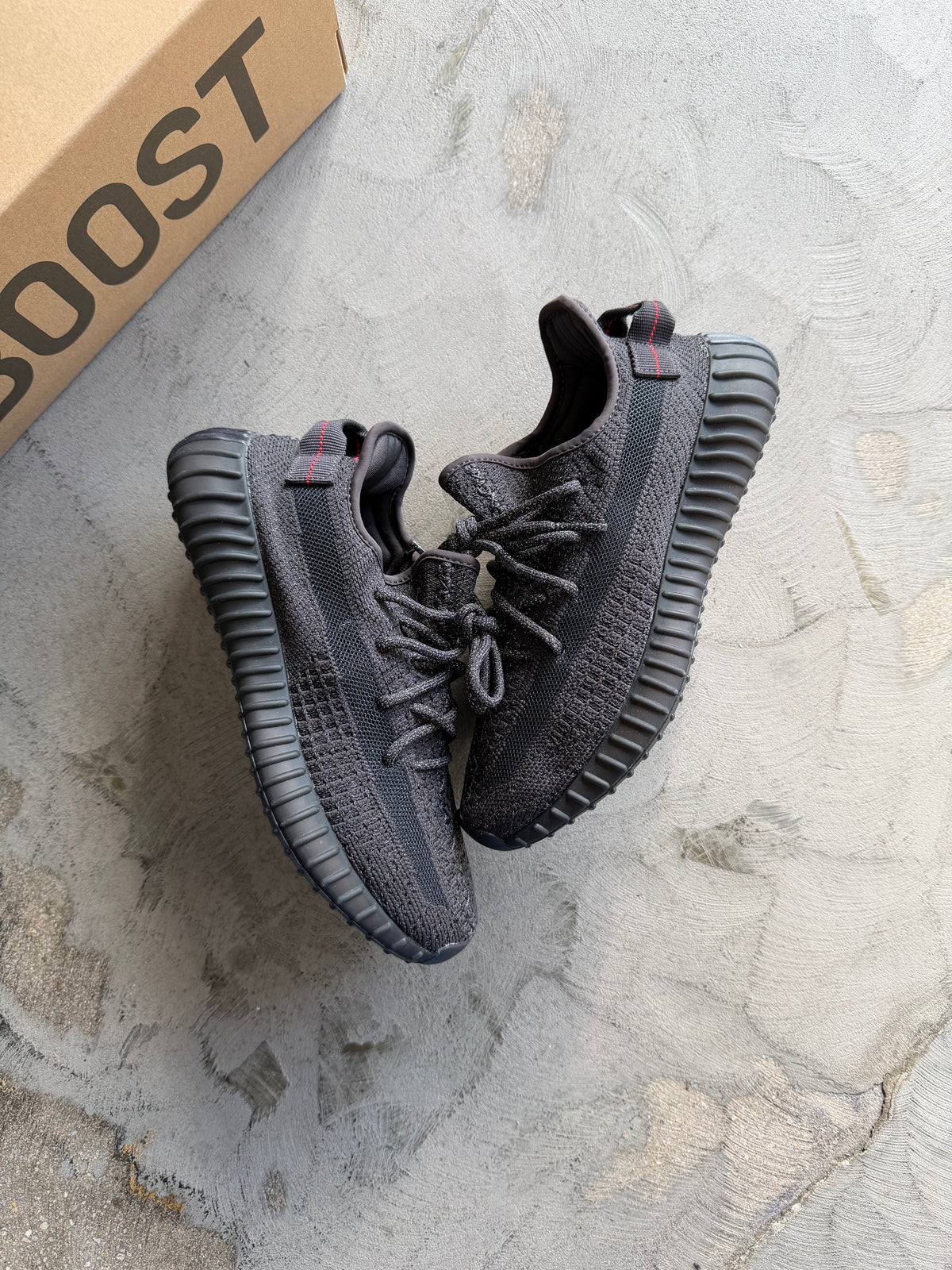 Yeezy Boost 350 V2 Reflective Black Sz. 8.5