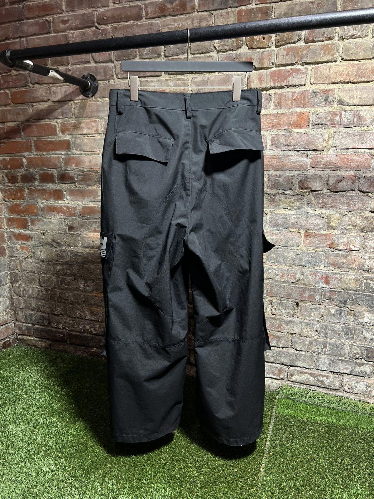 Vale State Black Cargos Sz. 32