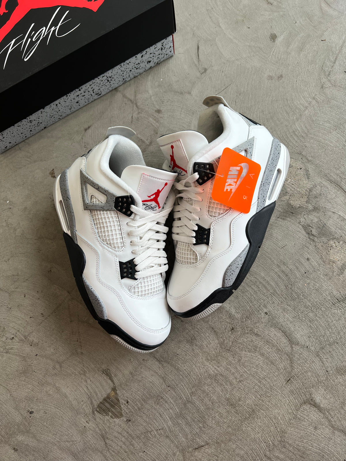 Jordan 4 White Cement Sz. 10