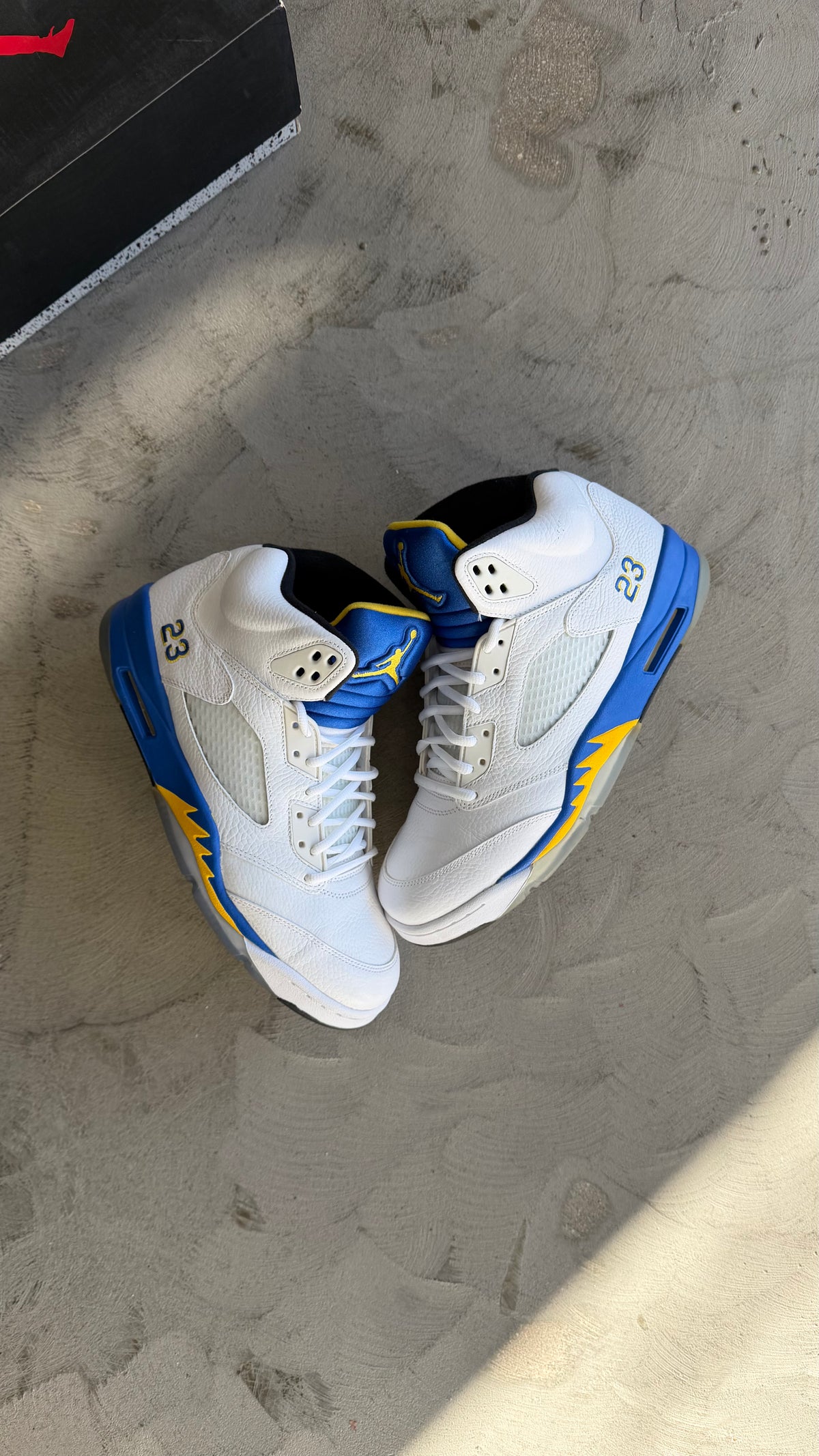 Jordan 5 Laney Sz. 11.5