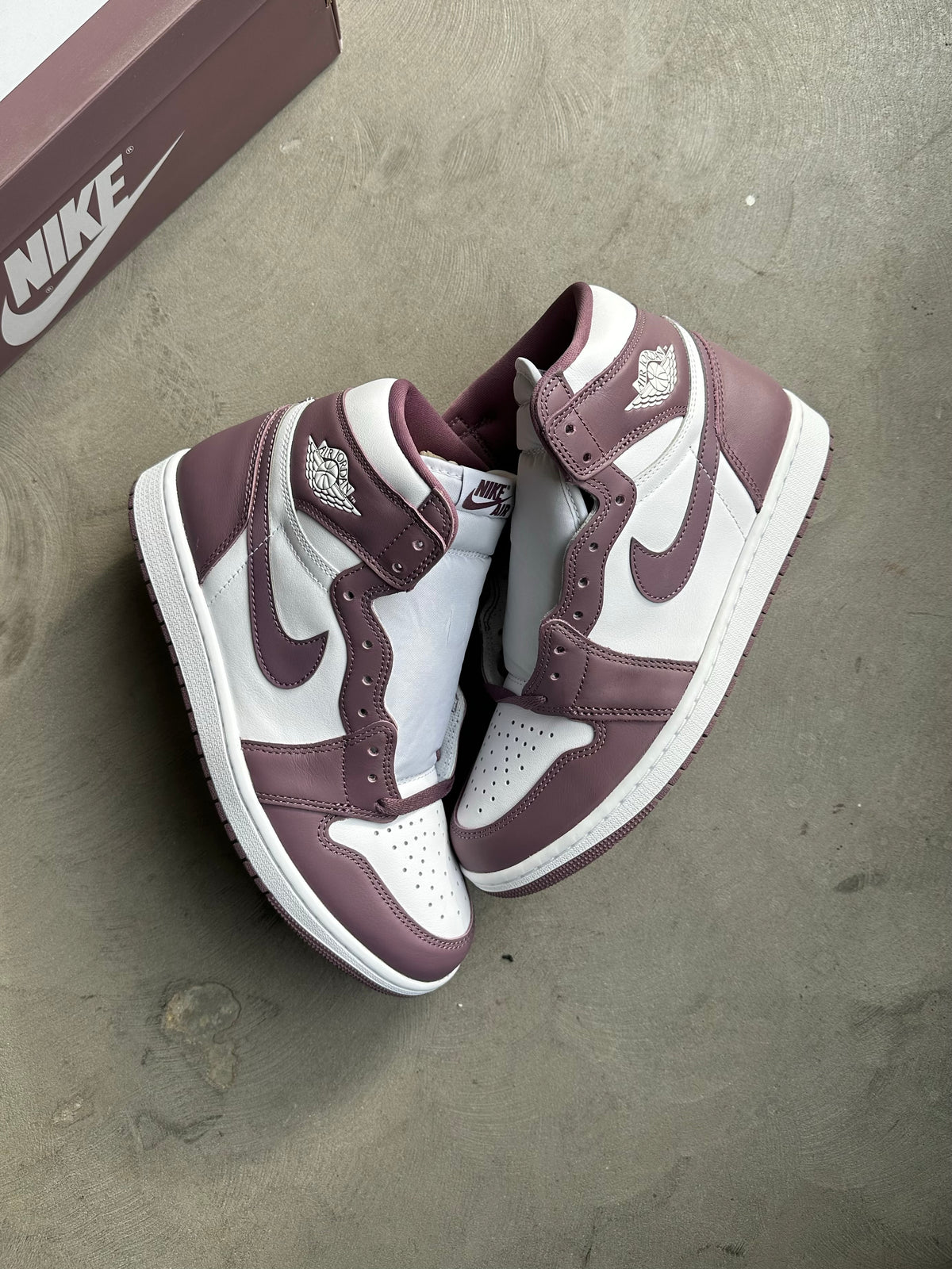 Jordan 1 Mauve Sz. (9-10)
