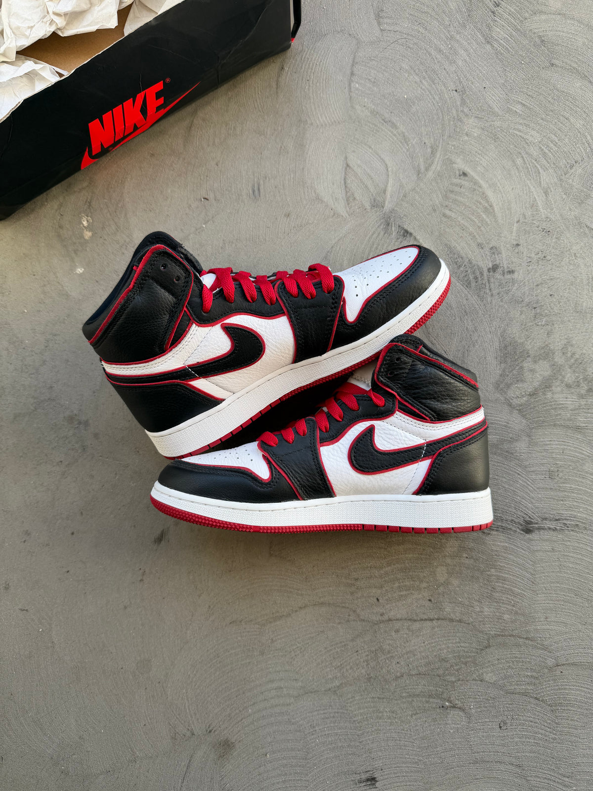 Jordan 1 Bloodline Sz. 8Y