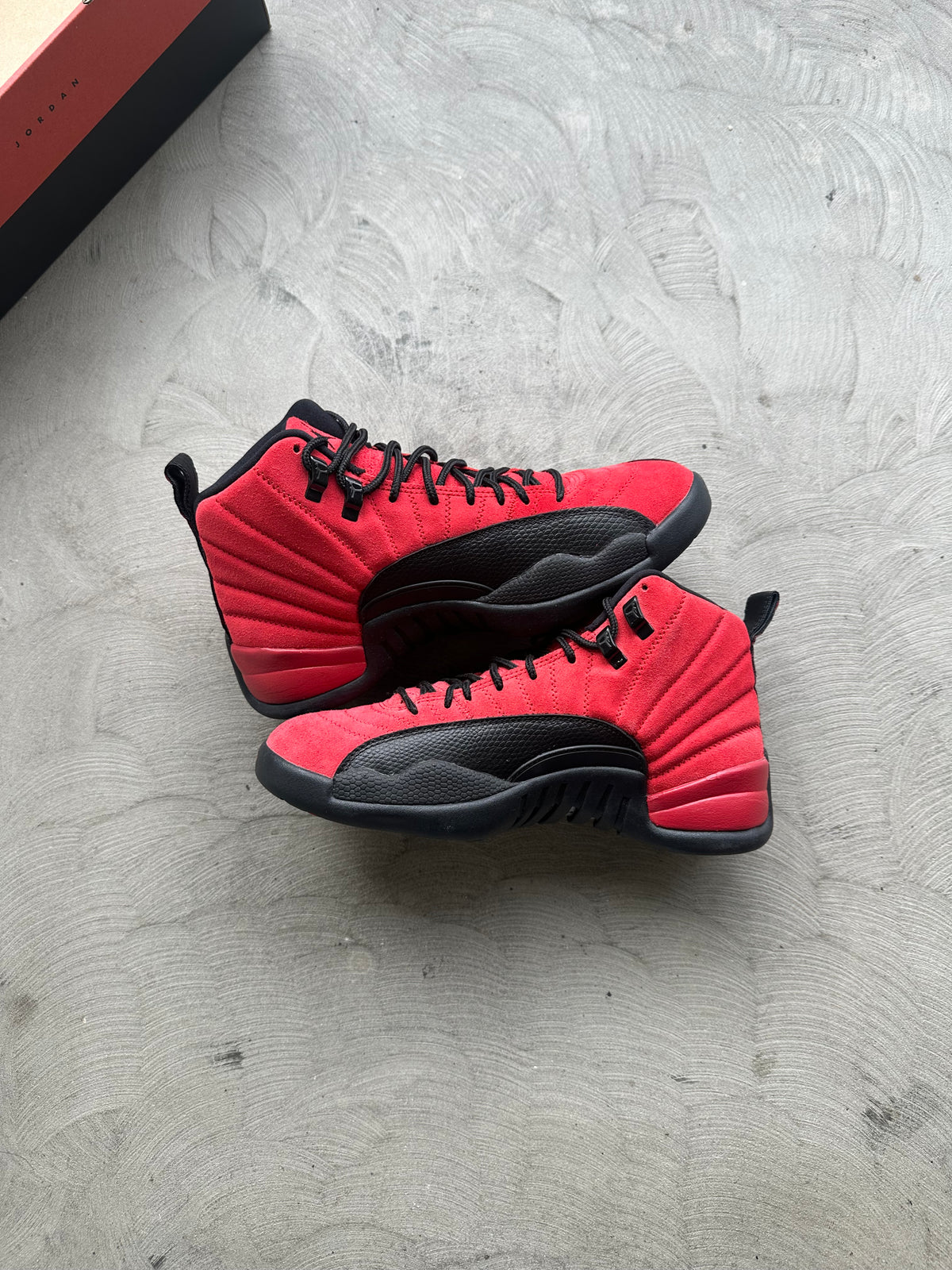 Jordan 12 Reverse Flu Game Sz. 7.5