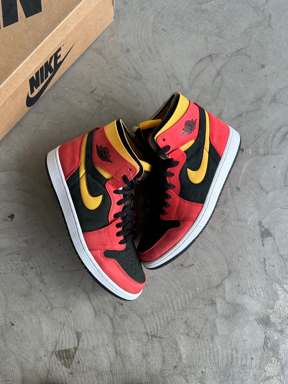 Jordan 1 Chili Red Sz. 10.5