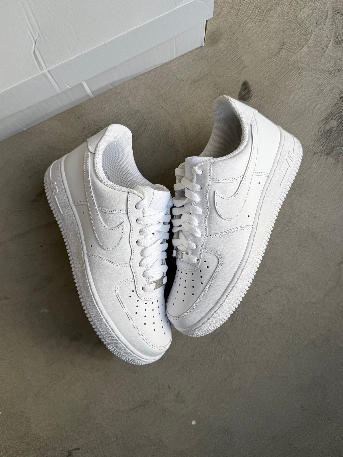 Nike Air Force 1 Low White Sz. (7-15)