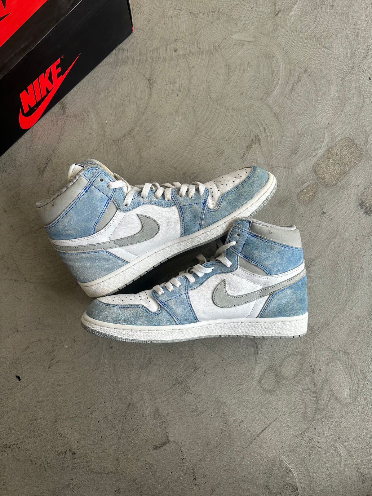 Jordan 1 Hyper Royal Sz. 13