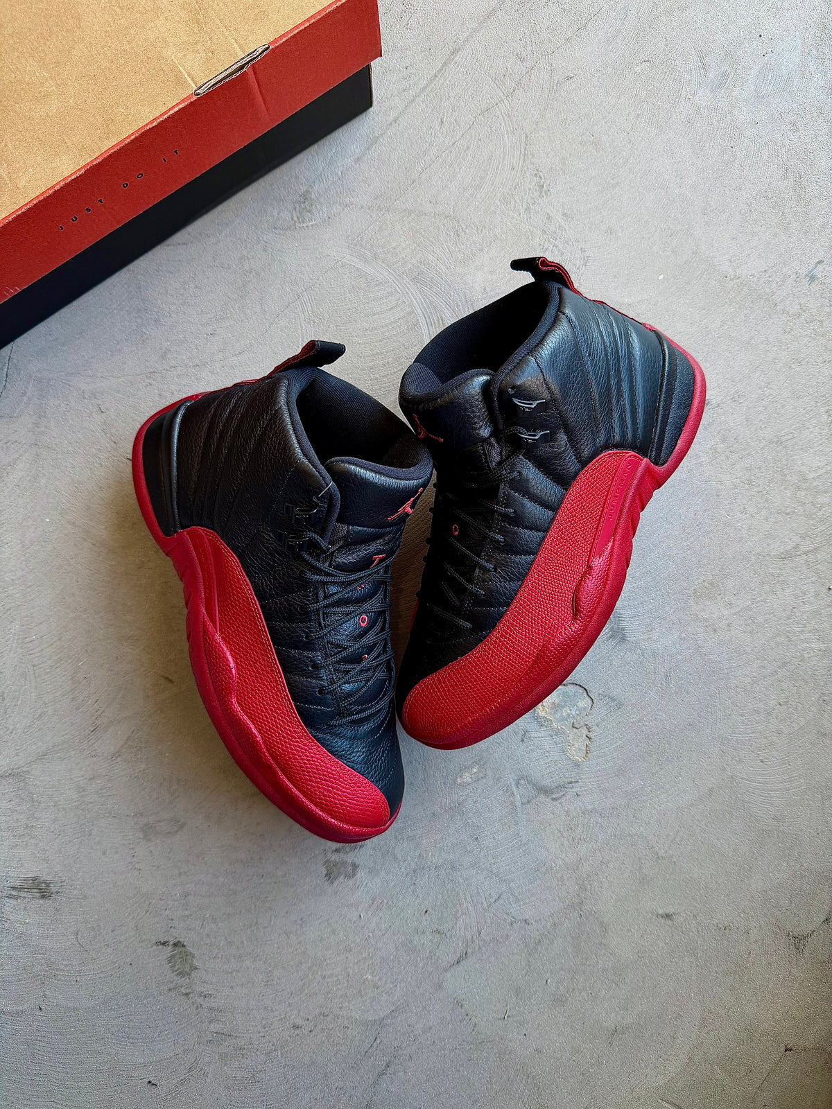 Jordan 12 Flu Game Sz. 11.5
