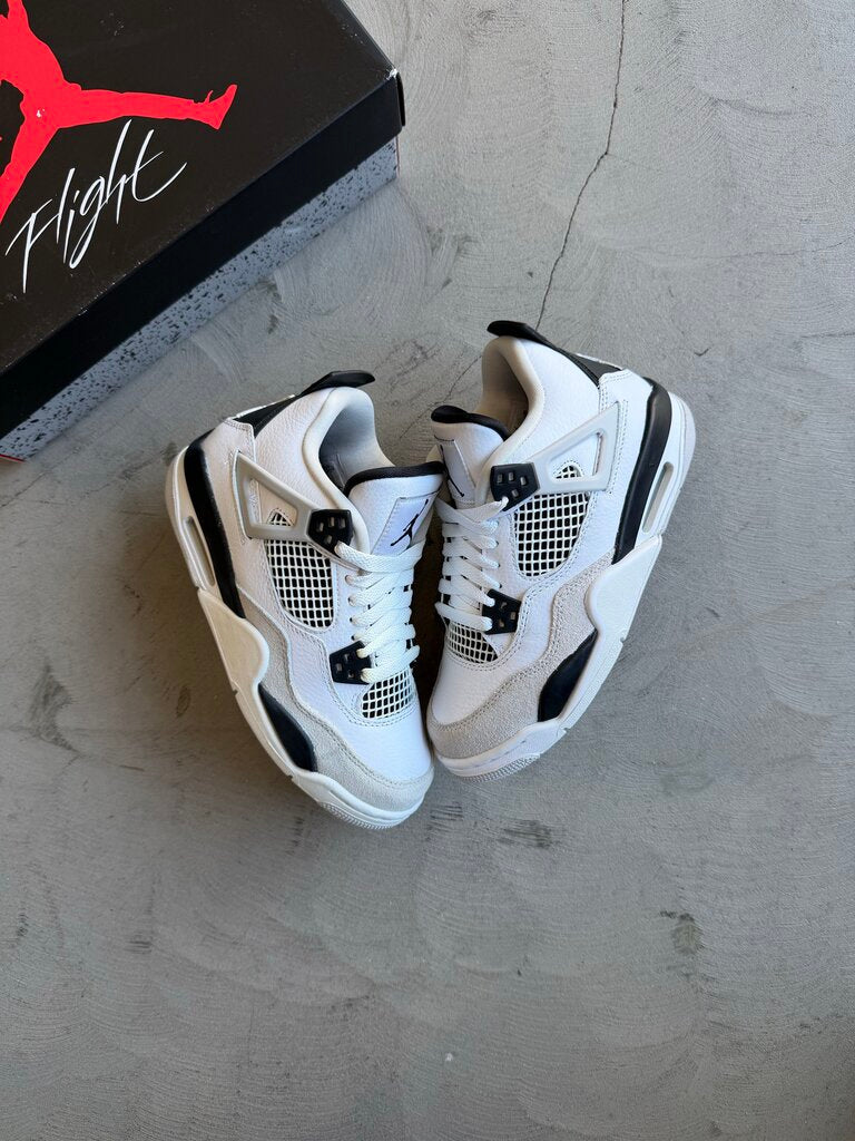 Jordan 4 Military Black Sz.4.5Y