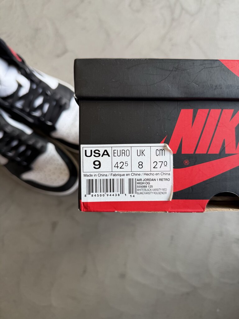 Jordan 1 Black Toe Sz. 9