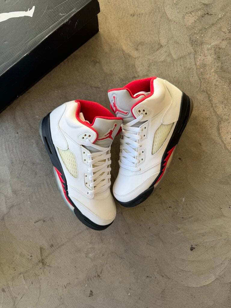Jordan 5 Fire Red Sz. 7Y