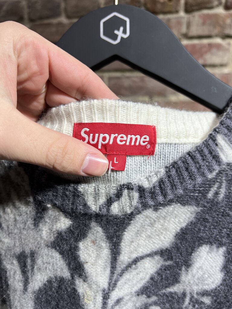 Supreme Grey Floral Knitted Sweater Sz. L