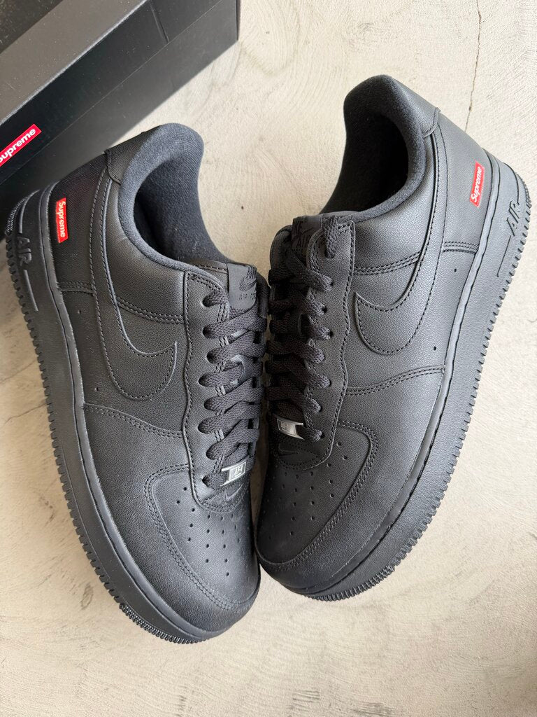 Nike x Supreme Air Force 1 Low Black Sz. 8