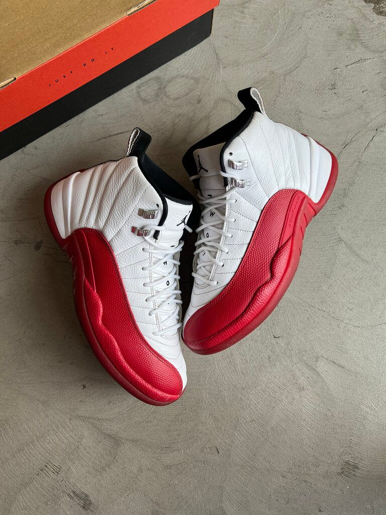 Jordan 12 Cherry Sz. 9.5