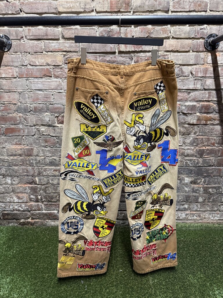 Vale Forever Embroidered Passport Pants Sz. 32