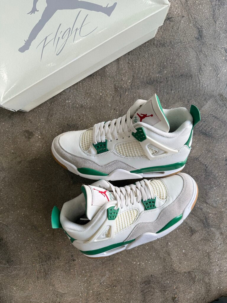 Jordan 4 SB Pine Green Sz. 8.5
