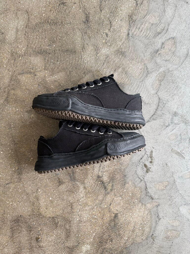 Maison Mihara Peterson Black sz. 39