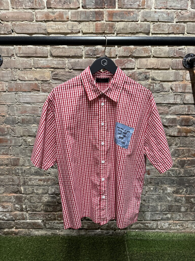 HMDD Daily Reminder Red Button Up sz. M