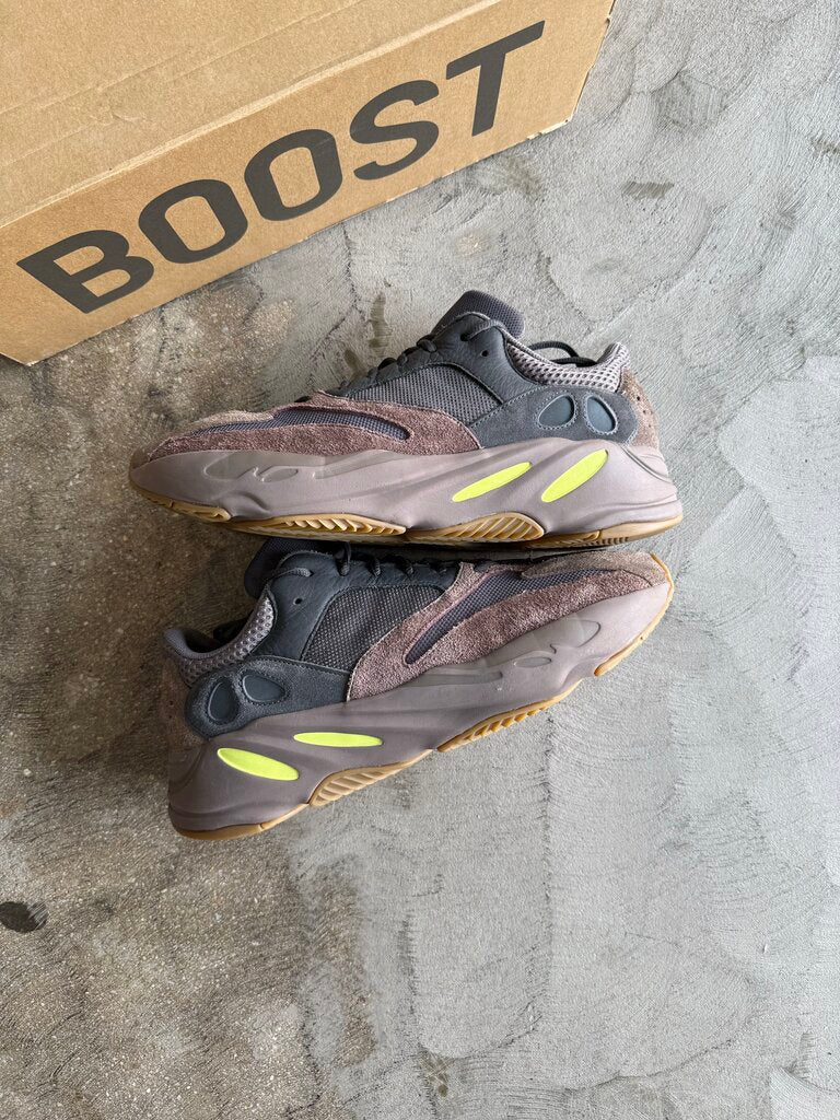 Yeezy 700 Mauve sz. 13