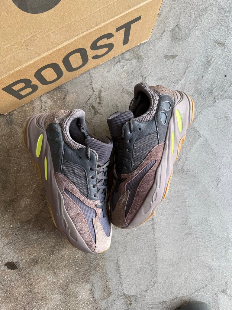 Yeezy 700 Mauve sz. 13