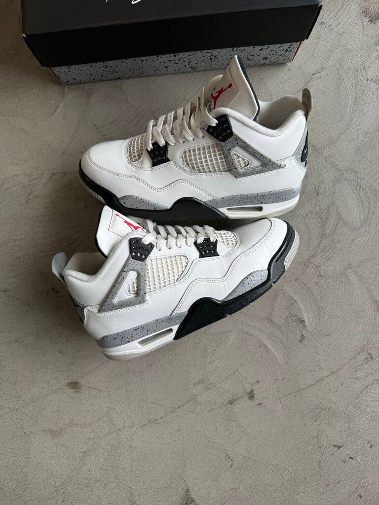 Jordan 4 White Cement Sz. 9