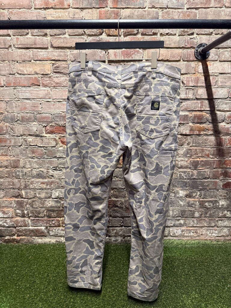 Vintage Carhartt WIP Camo Pants Sz. 38