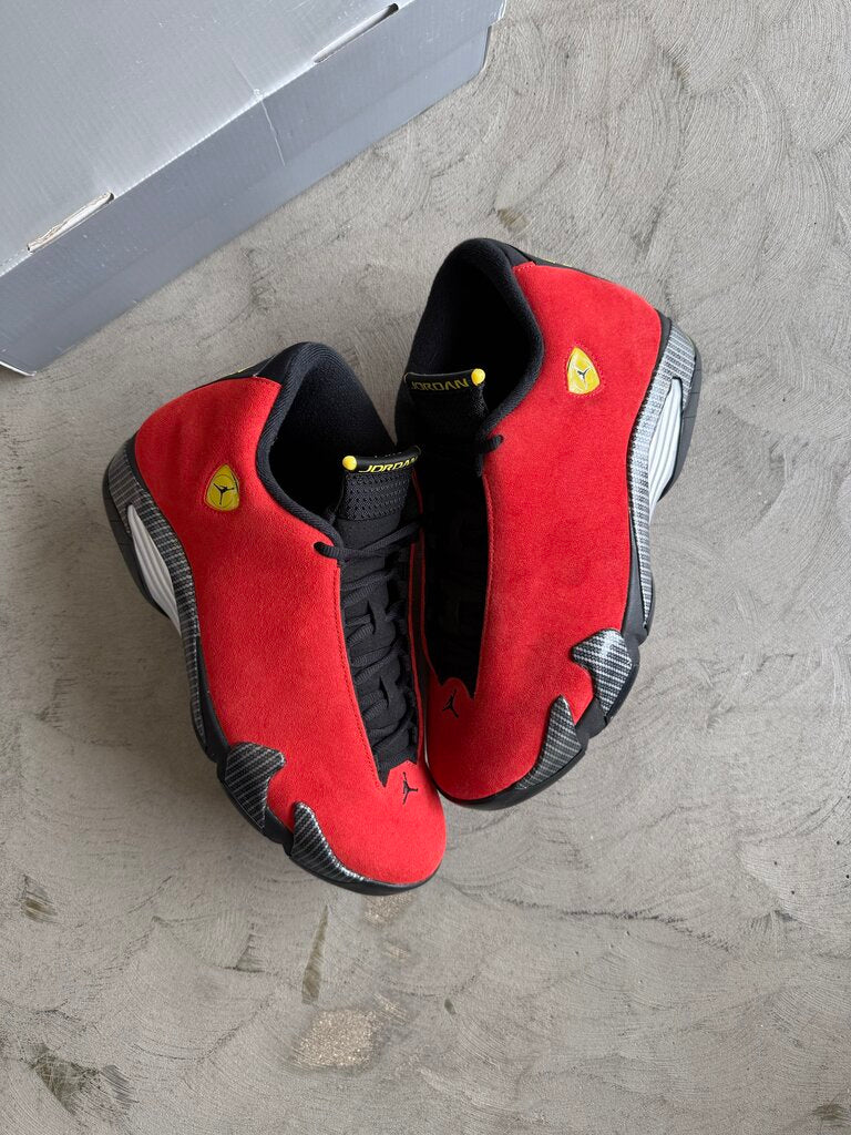 Jordan 14 Ferrari Sz. 11.5M