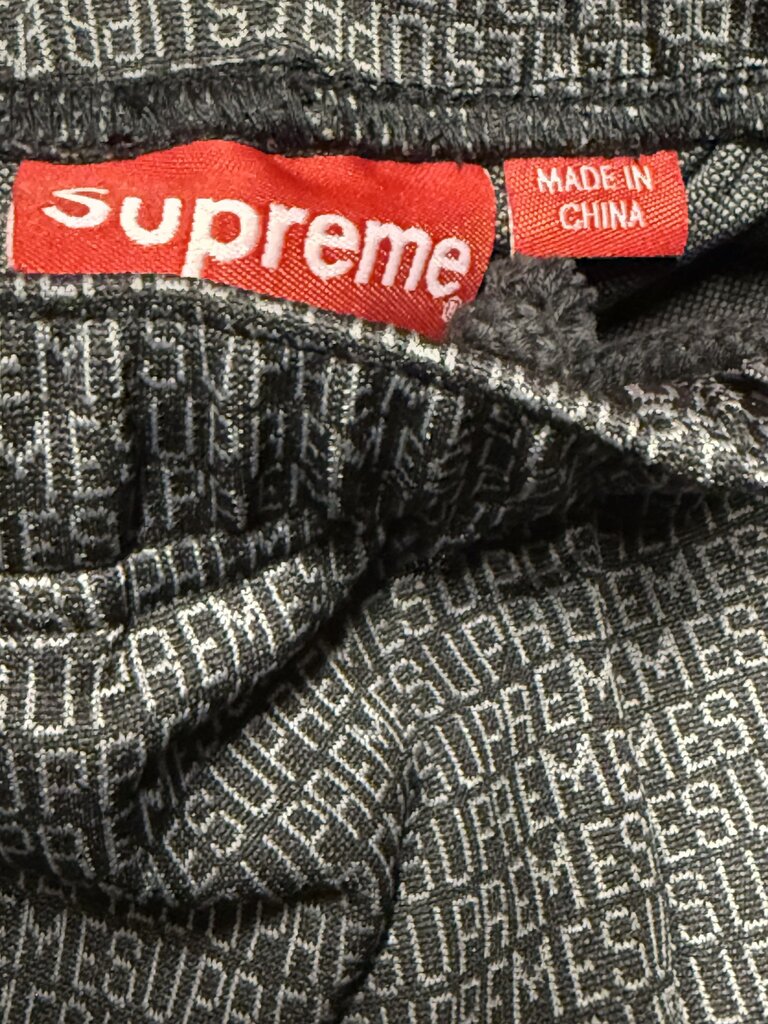 Supreme Monogram Logo Sweatpant sz. L