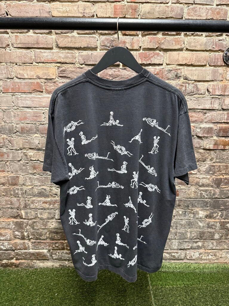 Vintage Fashion Victim 1990s Tee Sz. L
