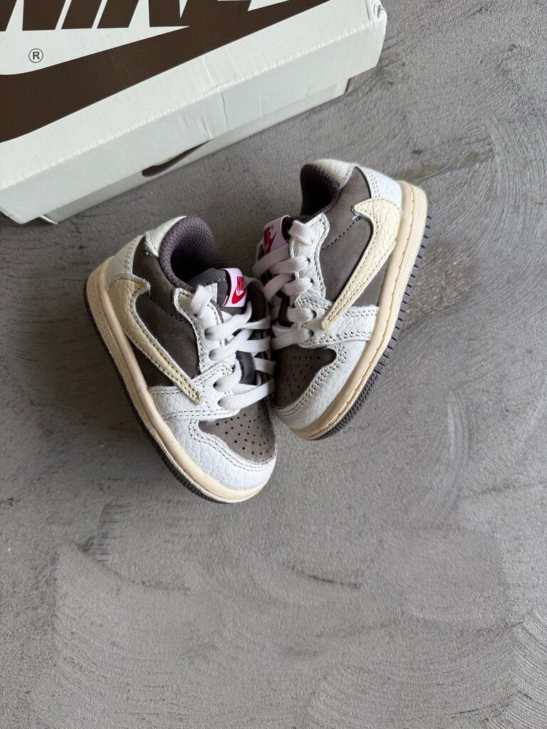 Travis Scott x Jordan 1 Reverse sz. 4c