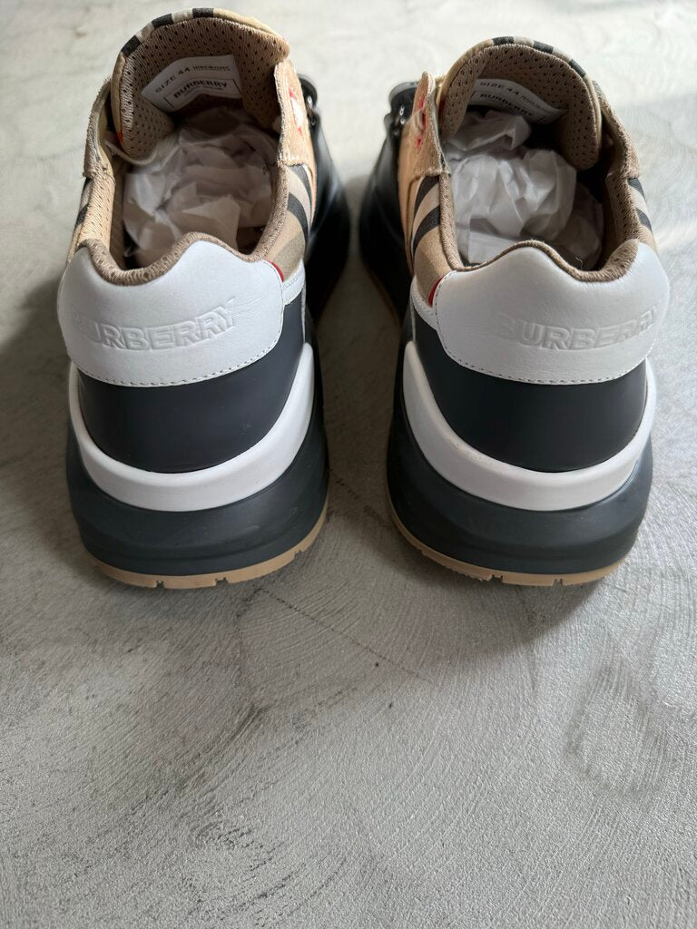 Burberry Ramsey Vintage Check Suede sz. 44