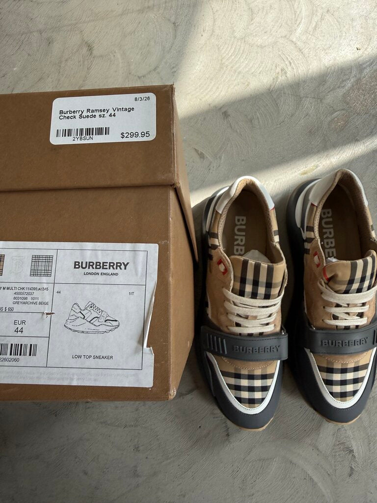 Burberry Ramsey Vintage Check Suede sz. 44