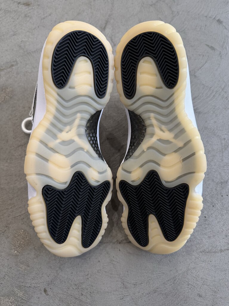 Jordan 11 DMP Gratitude (2023) sz. 12