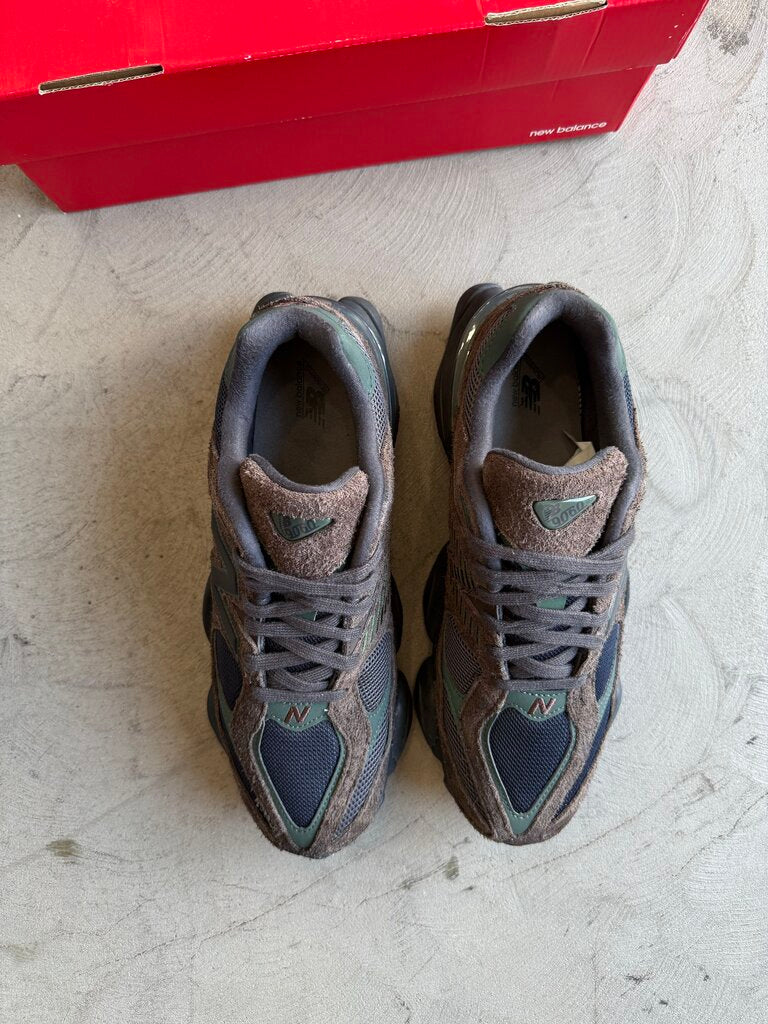 New Balance 9060 Beef & Broccoli sz. 12