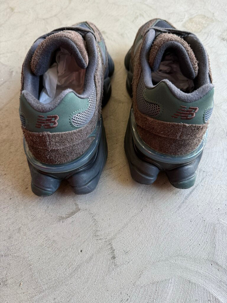 New Balance 9060 Beef & Broccoli sz. 12