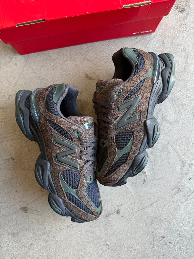 New Balance 9060 Beef & Broccoli sz. 12