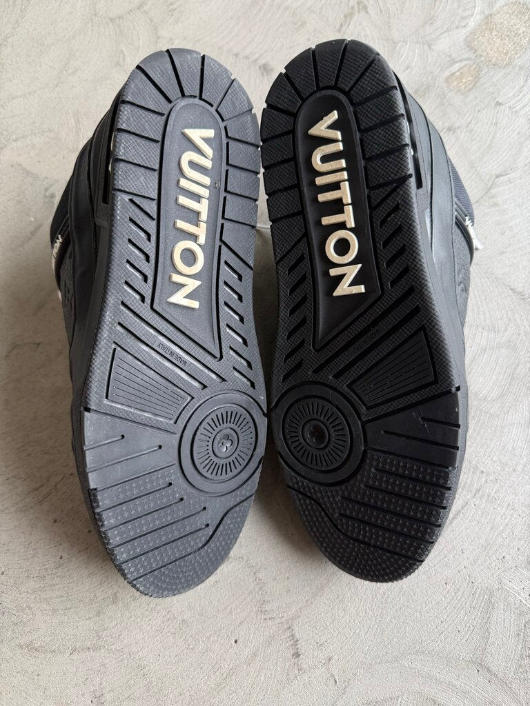 Louis Vuitton Trainer Blk sz. 8.5