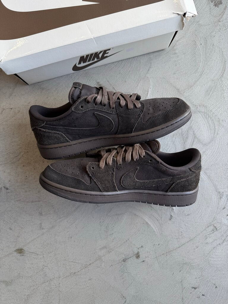Travis Scott x Jordan 1 Low Velvet sz. 9