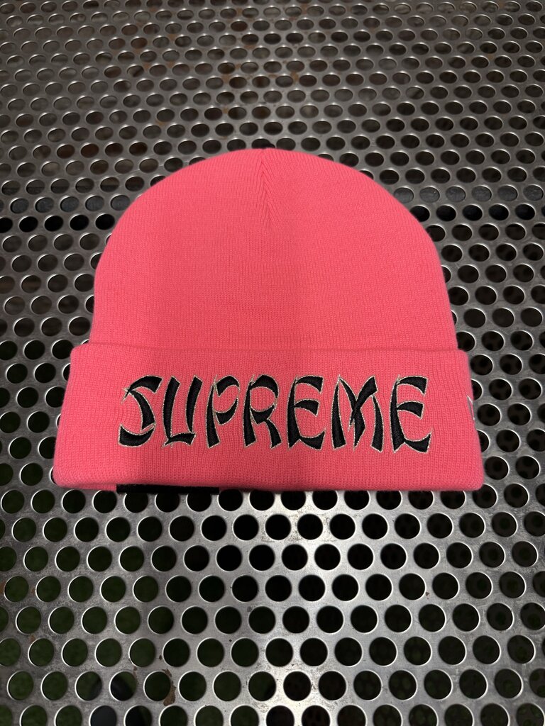 New Era X Supreme Beanie Pink