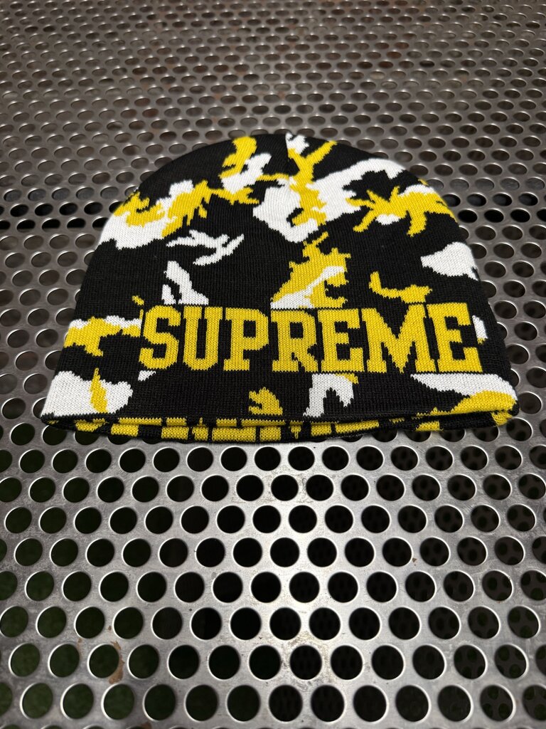 Supreme Reversible Camo Beanie Black