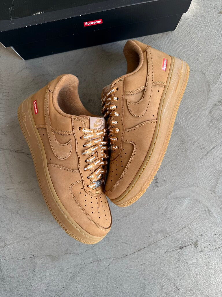 Supreme x Nike AF1 Low Wheat sz. 8.5 (NI)