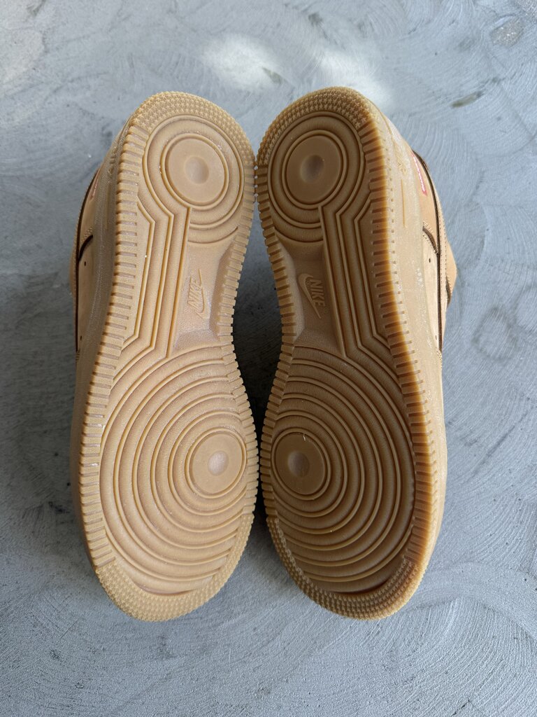 Supreme x Nike AF1 Low Wheat sz. 8.5 (NI)