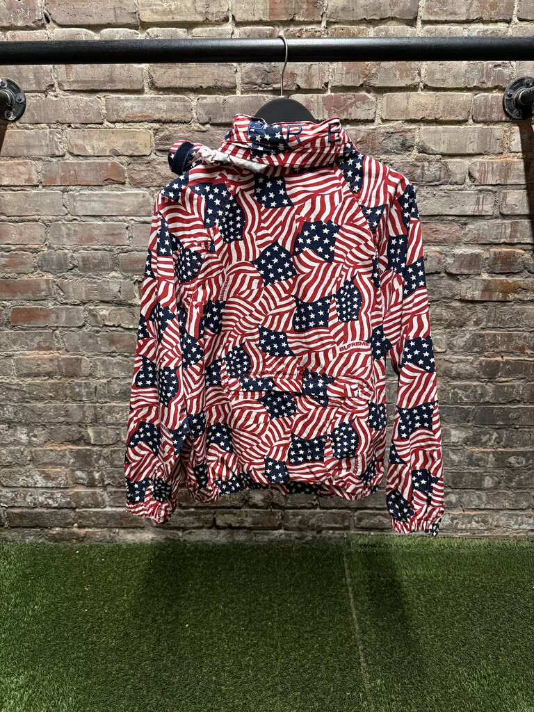 Supreme Raglan Court Jacket Flags sz. M