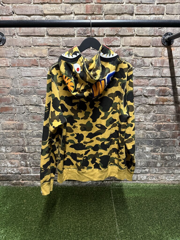 A Bathing Ape Camo Shark Full-Zip Hoodie sz. L