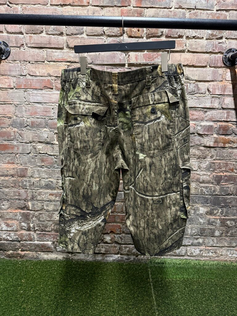 Vintage Camo Cargo Shorts sz. L