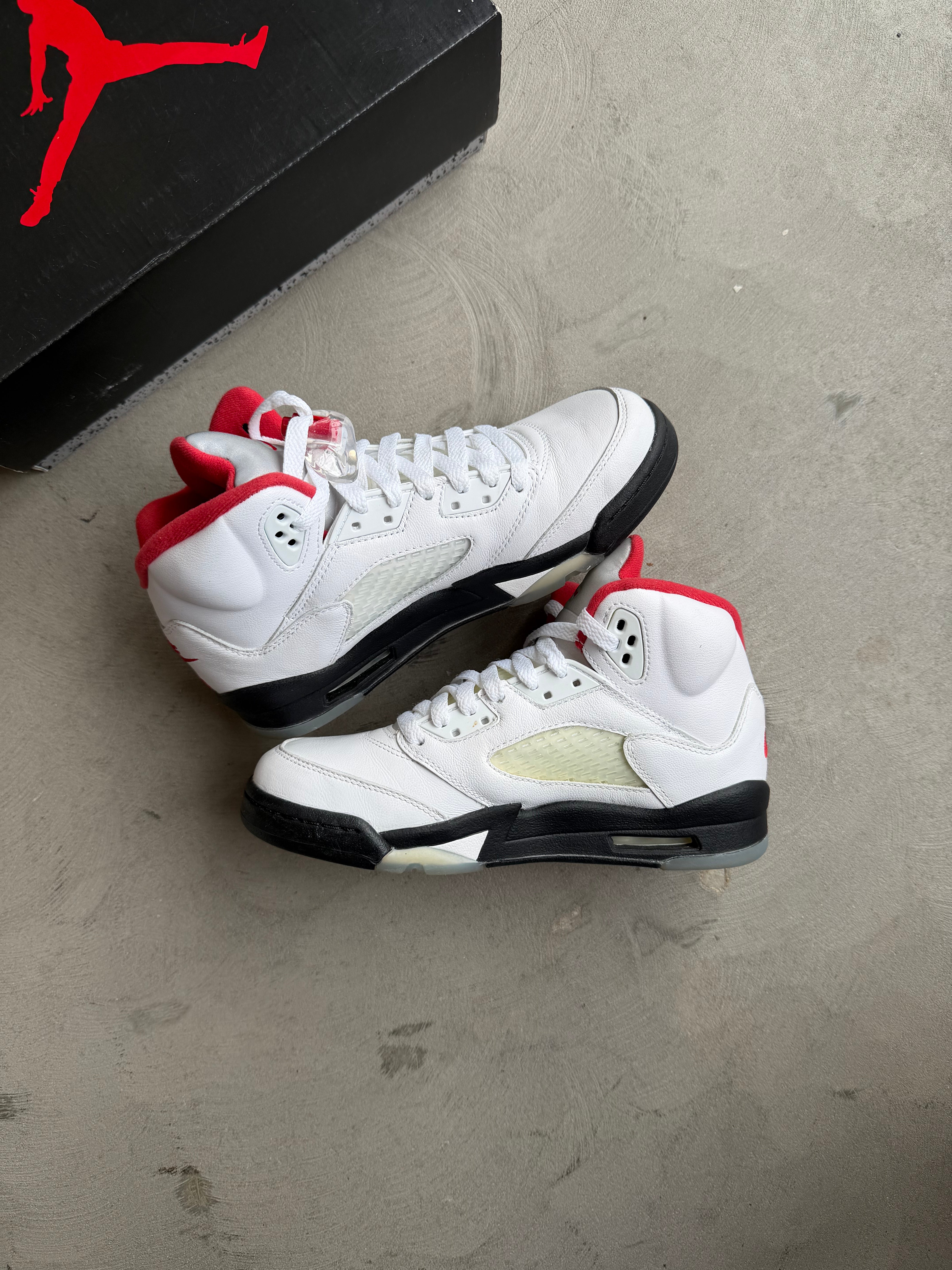 Jordan 5 Fire Red Sz. 5Y