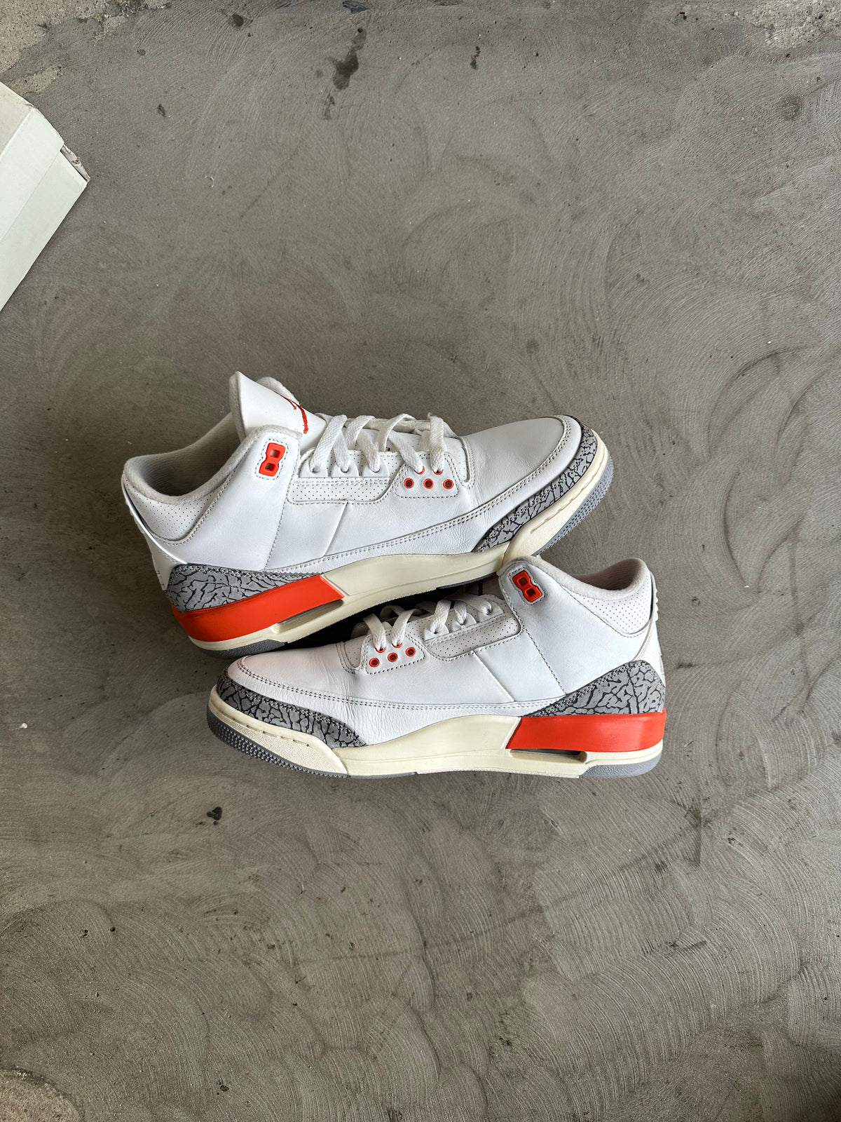 Jordan 3 Georgia Peach Sz. 9.5M