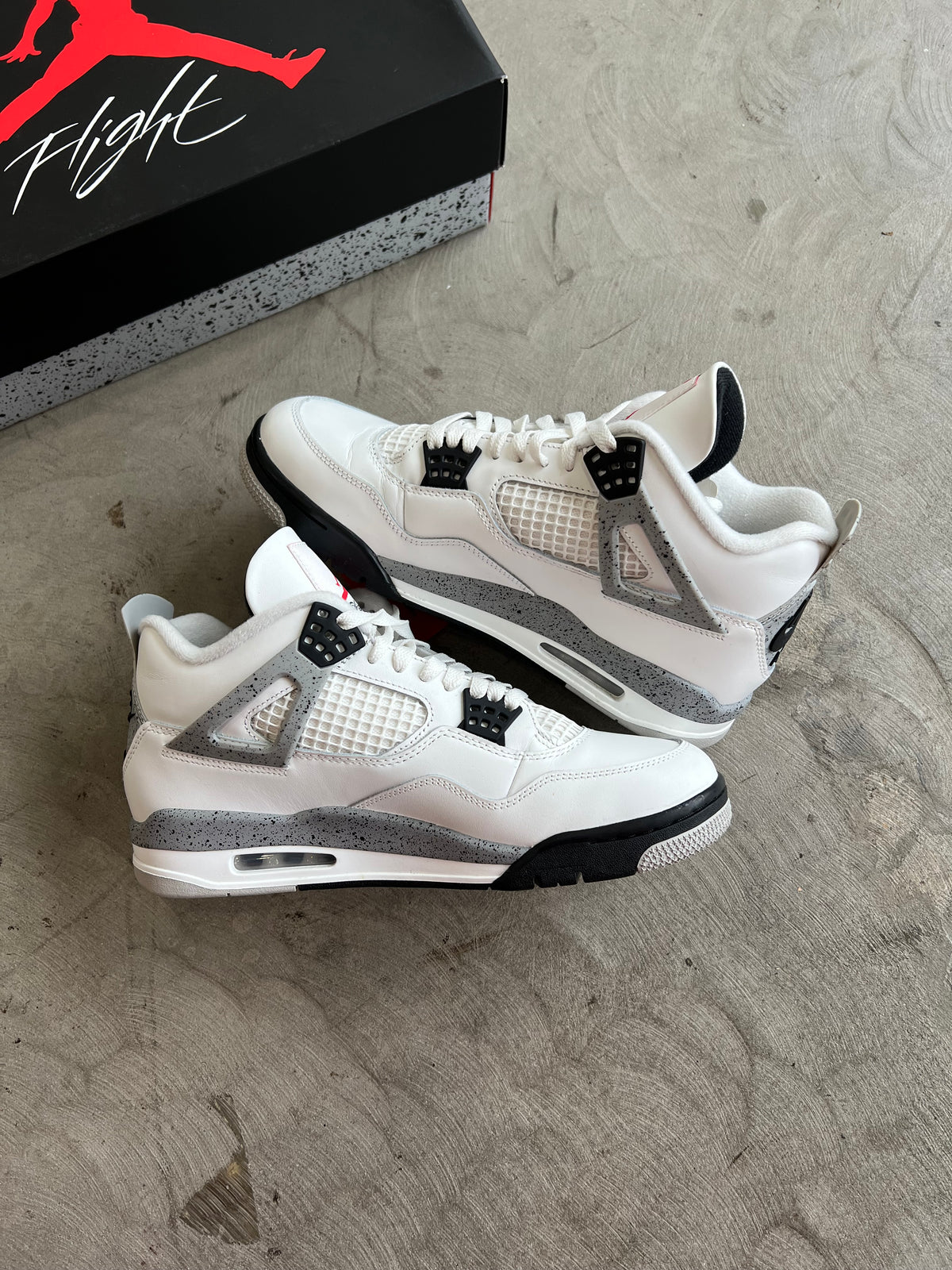 Jordan 4 White Cement Sz. 10