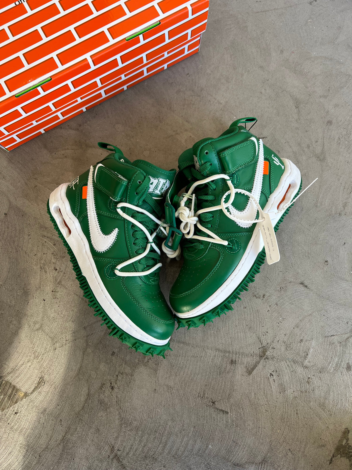 Off-White x Air Force 1 Mid Pine Green Sz. 8.5